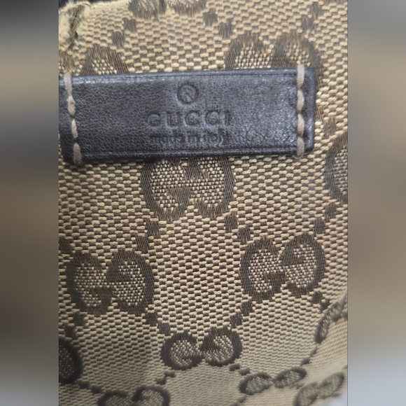 Gucci Tan/Brown GG Monogram Cosmetic Bag, Bamboo Zipper Pull - Picture 7 of 13